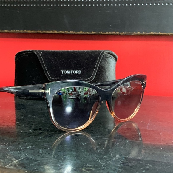 SOLD!! TOM FORD Cat-eye Sunglasses Gray Peach - Picture 16 of 16